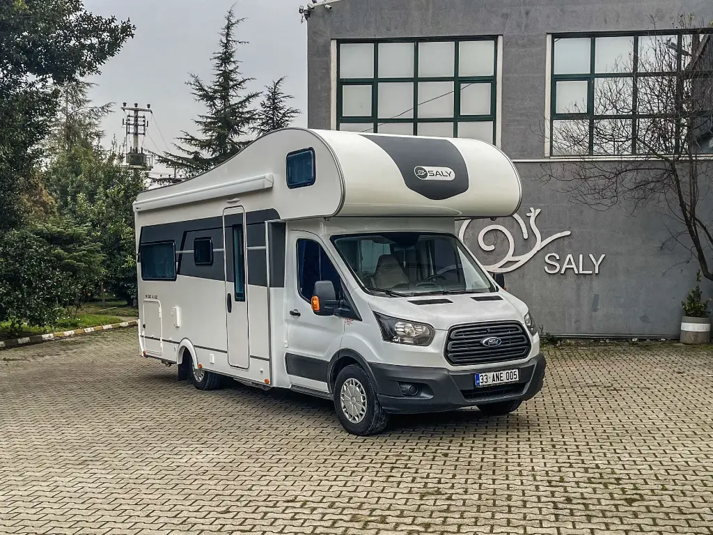 SALY-Wide-4.50-Motokaravan-2023-1.webp